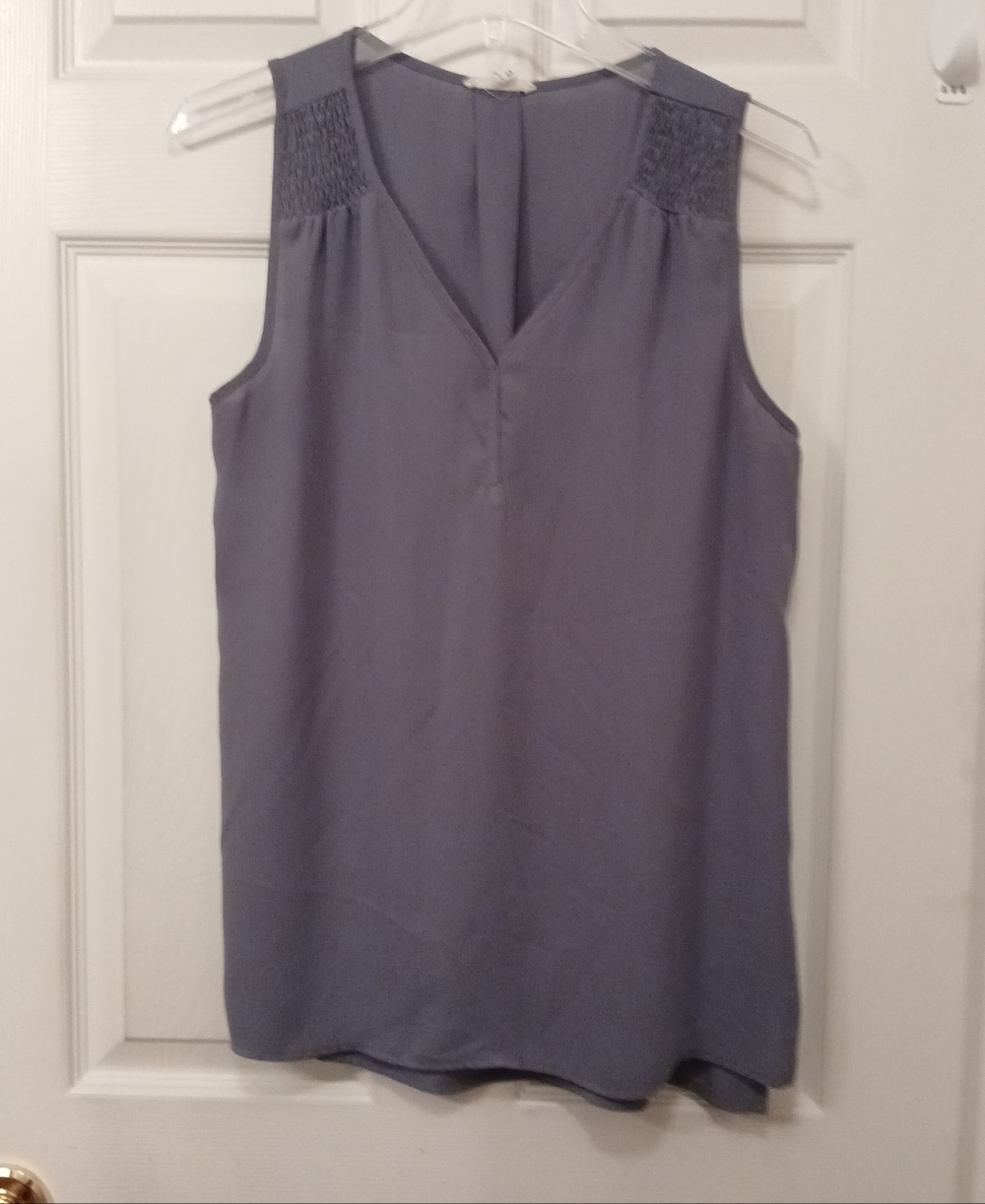 Maurices Gray Sleeveless Tank Top Women's Size M V-Neck Blouse Casual Workwear